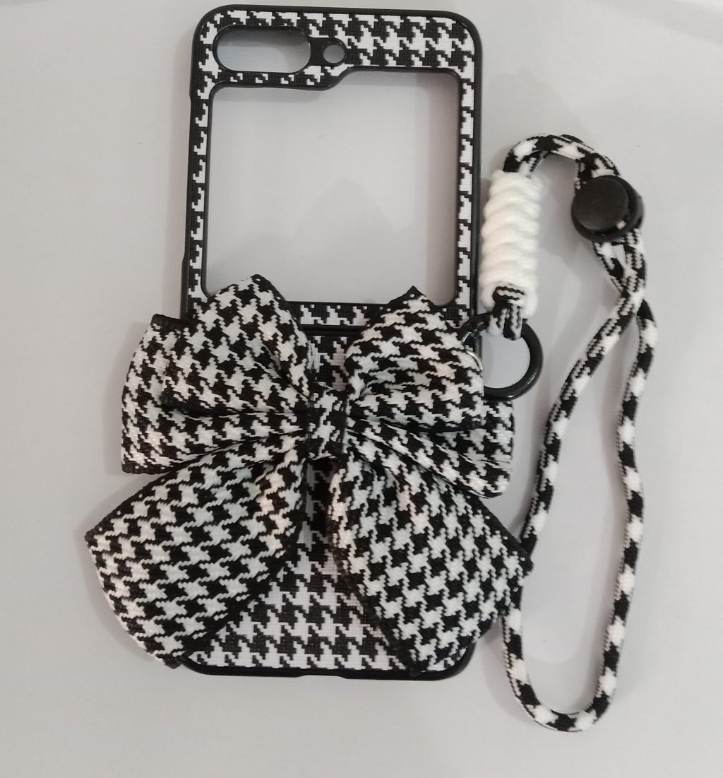 (Buy 1 Get 1 Free) Black-White Bow Armband Samsung Case